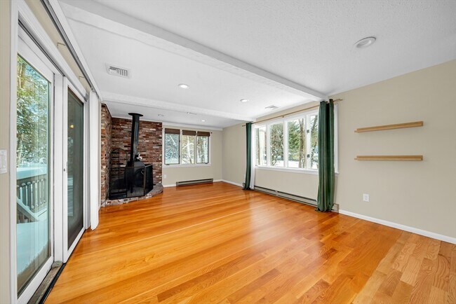 Building Photo - 2 Foxfire Dr