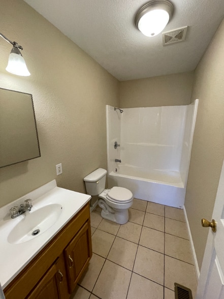 Building Photo - 517 Franklin St