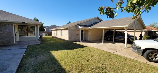 Building Photo - 7332 Nantucket Dr