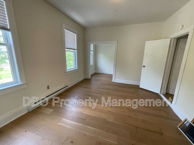 Building Photo - 262 Morton Ave