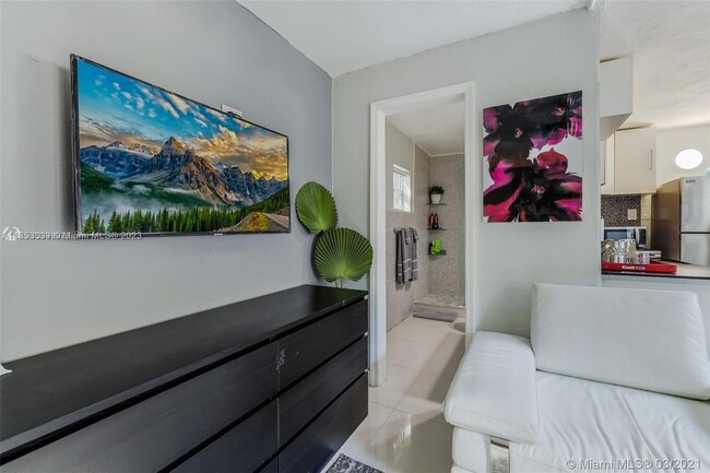 Building Photo - 385 NE 82nd Terrace