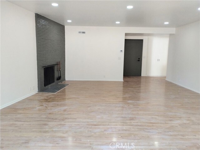 Building Photo - 374 Grand