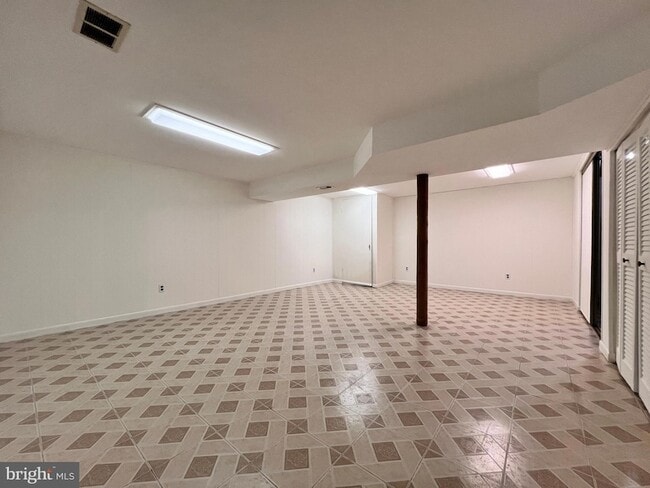 Building Photo - 10305 Crimson Tree Ct