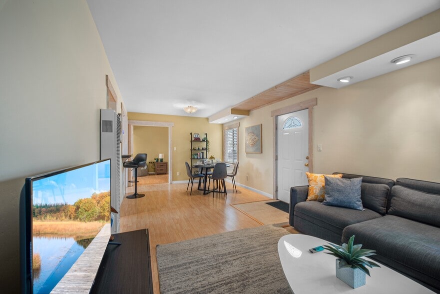 Living room - 964 13th St