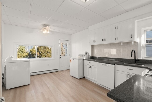 Building Photo - 374 Shirley St