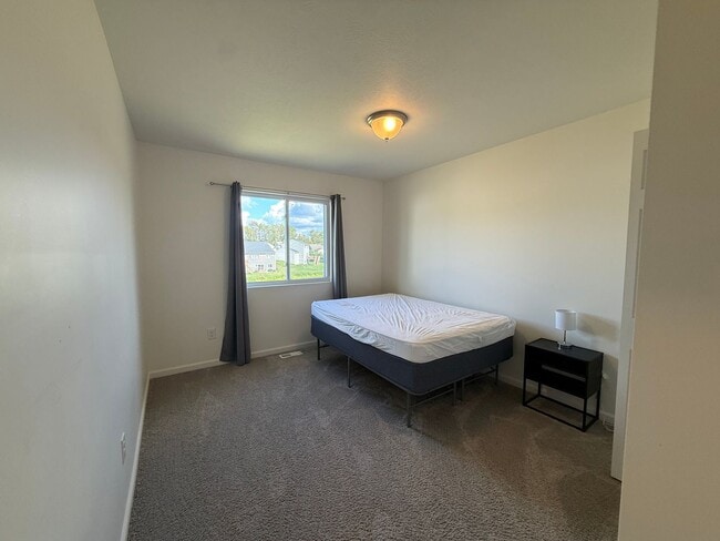 Building Photo - Spacious & Partially Furnished 5-Bedroom Colonial in Allendale's Maple Pond Community