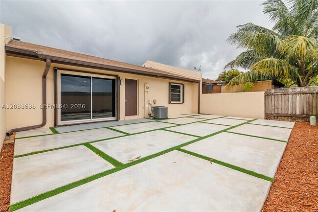 Building Photo - 11903 SW 110th St Cir E