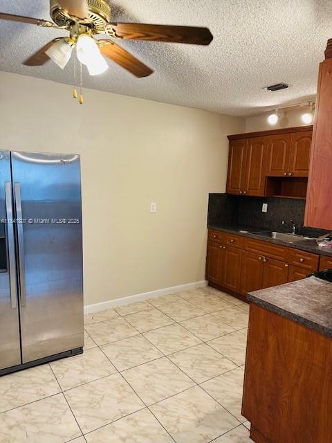 Building Photo - 851 SW 9th St