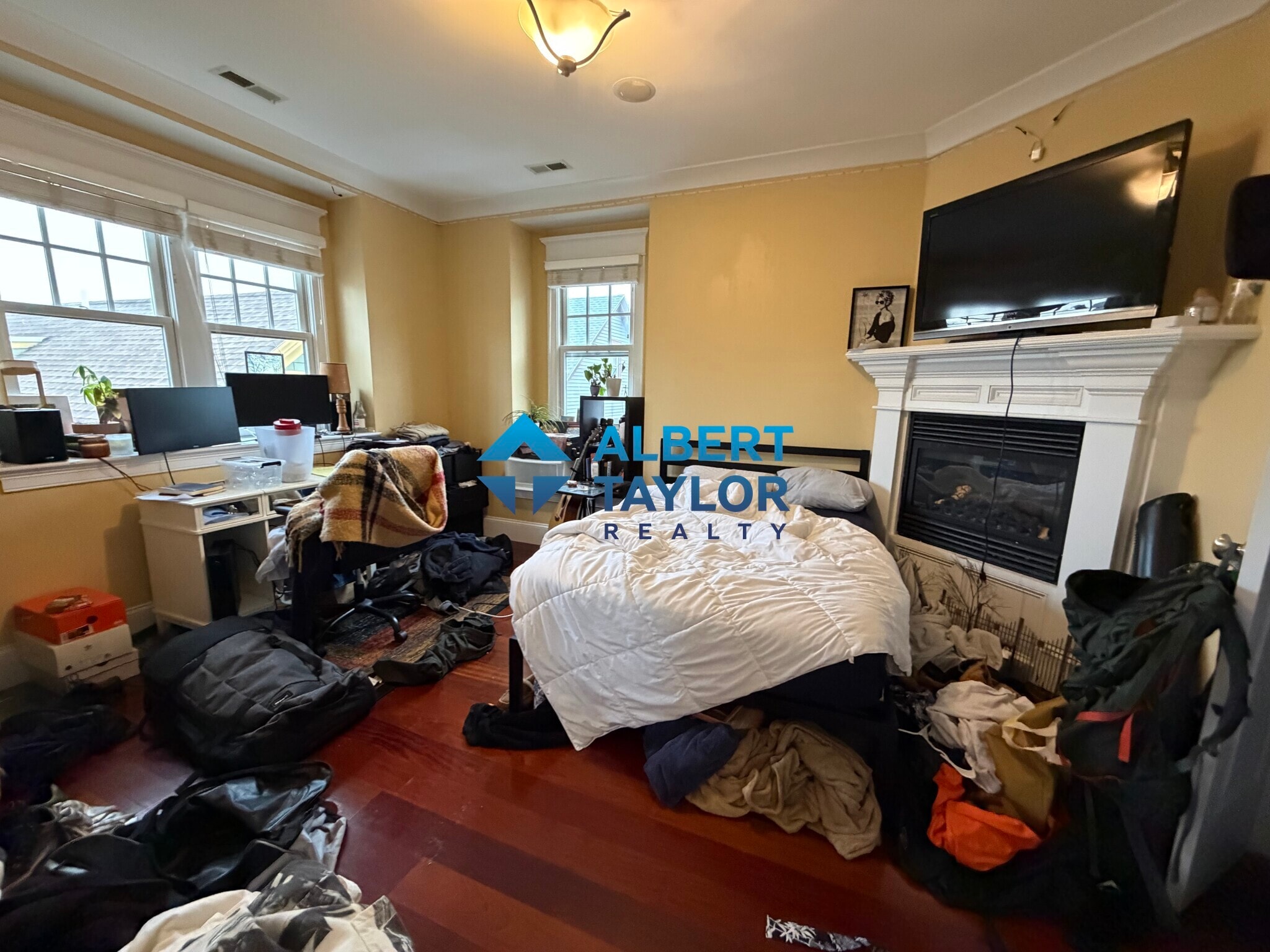 Building Photo - 15 Eldora St