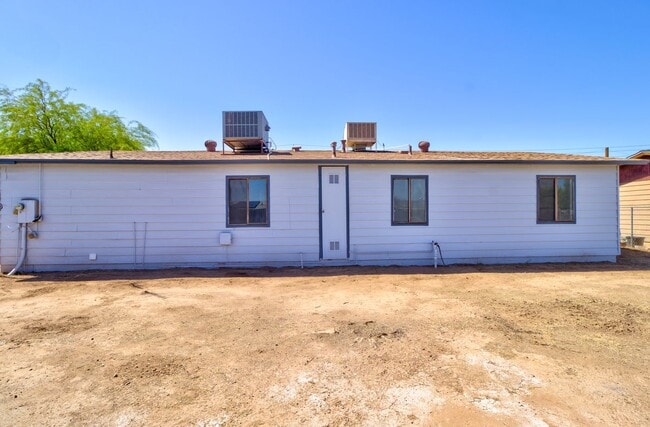 Building Photo - 518 W Battaglia Rd