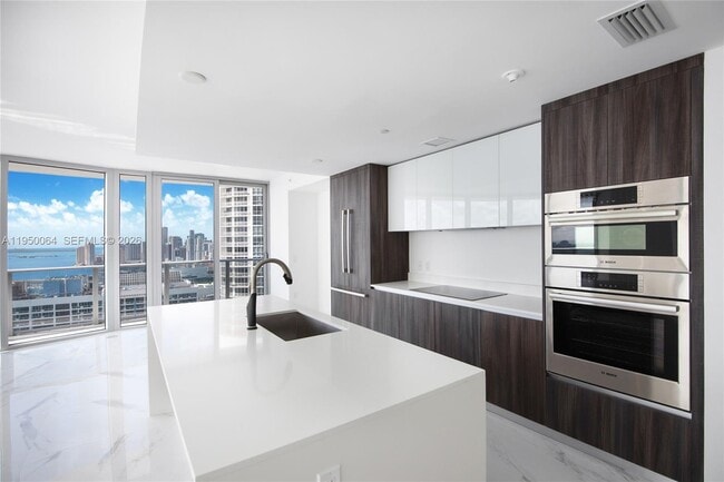 Building Photo - 488 NE 18th St