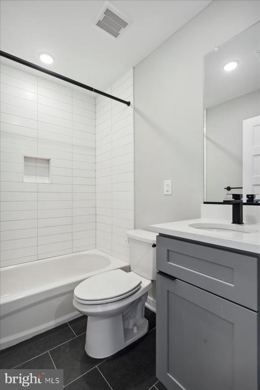 Building Photo - 3801 Hamilton St