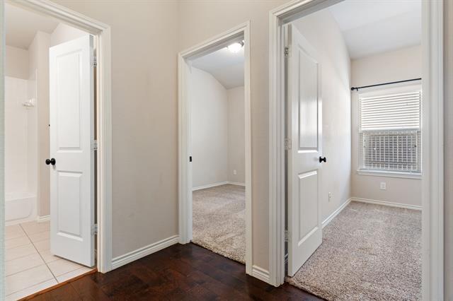 Building Photo - 3805 Weatherstone Dr