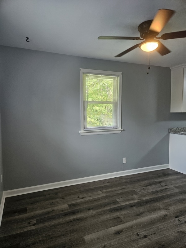 Building Photo - 1608 Hawthorne Dr