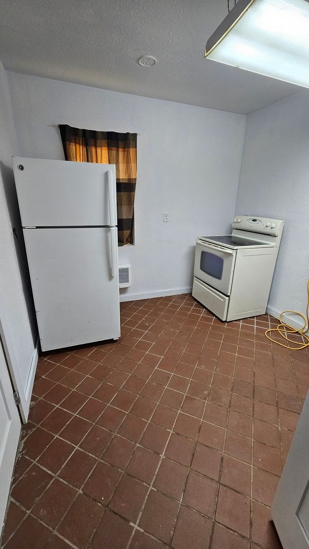 Building Photo - Ore