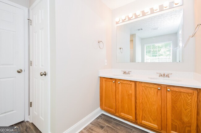 Building Photo - 4066 Jewel Terrace