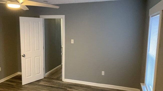 Building Photo - 105 S Irwin St