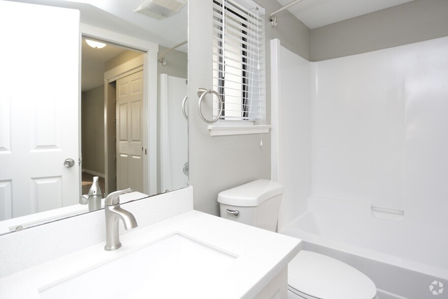 Silver Bay Apartments 3504 N Whistler Ln Boise ID 83703 Apartment Finder