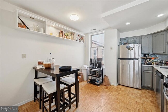 Building Photo - 3725 Lancaster Ave