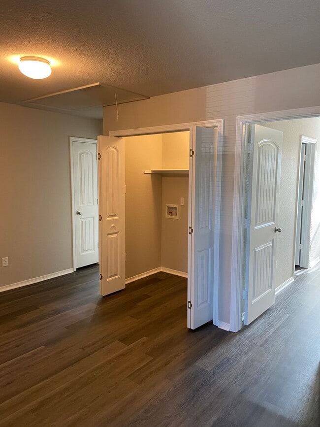 Building Photo - NOW LEASING! Three Bedroom | Two and a Half Bathroom Home in Conway