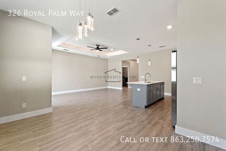 Building Photo - 326 Royal Palm Wy