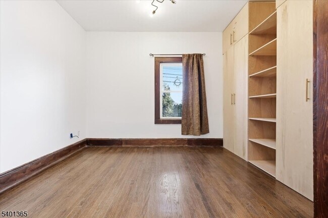 Building Photo - 274 Crawford Terrace