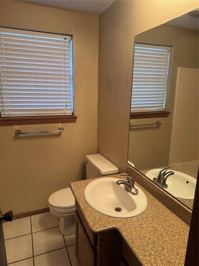 Building Photo - 1009 Lapwing Rd