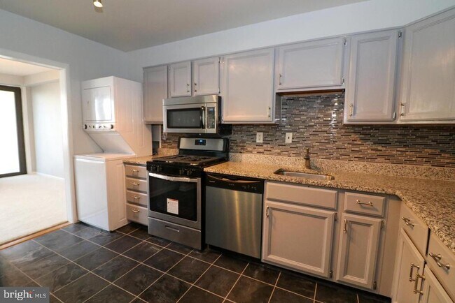 Building Photo - 3705 S George Mason Dr