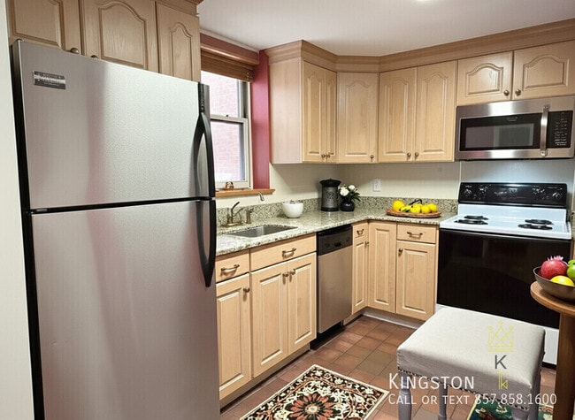 Building Photo - 96 Gainsborough St