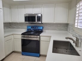 Building Photo - 1329 E Grand Ave