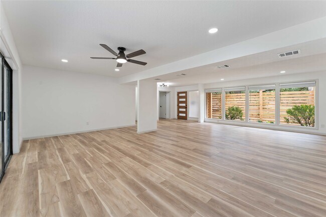 Building Photo - 5722 W Bellfort Ave