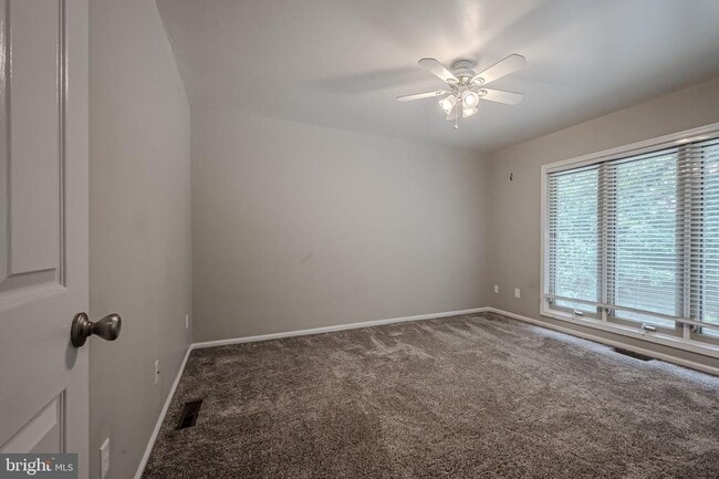 Building Photo - 805 Birch Ln