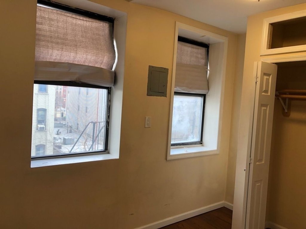 Building Photo - 329 E 116th St