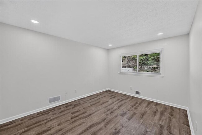 Building Photo - 1714 S Johnson Ferry Rd NE