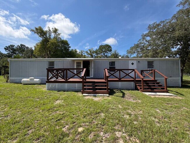 Building Photo - Move-In Ready 2-Bedroom 2 Bath home on One Acre!
