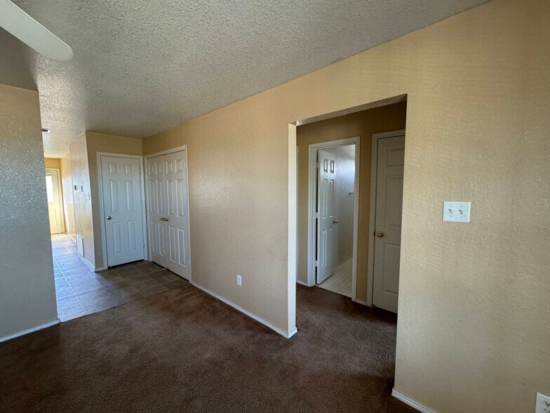 Building Photo - 3203 Toledo Dr
