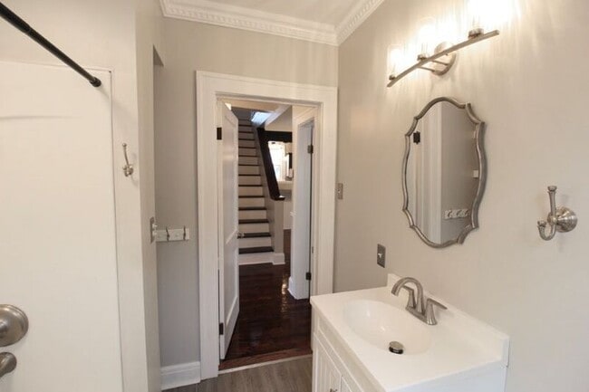 Building Photo - 3 Shenandoah Ave