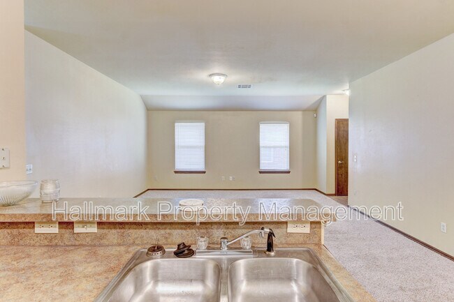 Building Photo - 1726 W Palm Pl