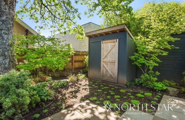 Building Photo - Beautifully Remodeled Classic Craftsman in Prime Portland Location