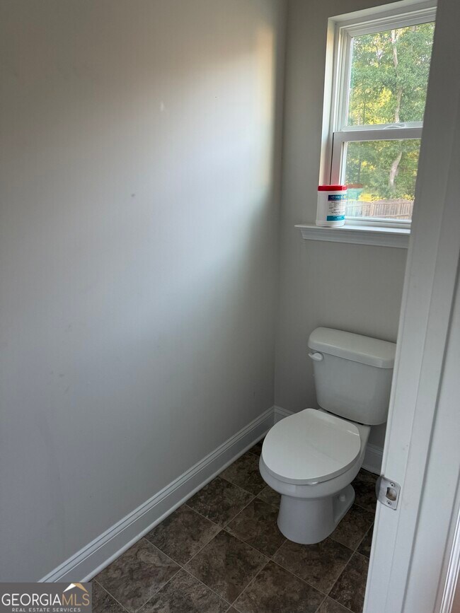 Building Photo - 232 Sophie Cir