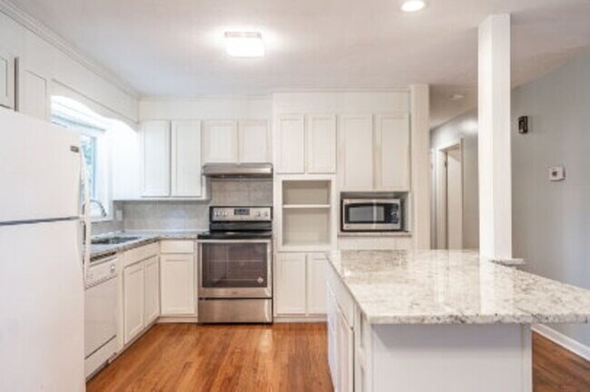 Building Photo - 160 W Delaware Ave