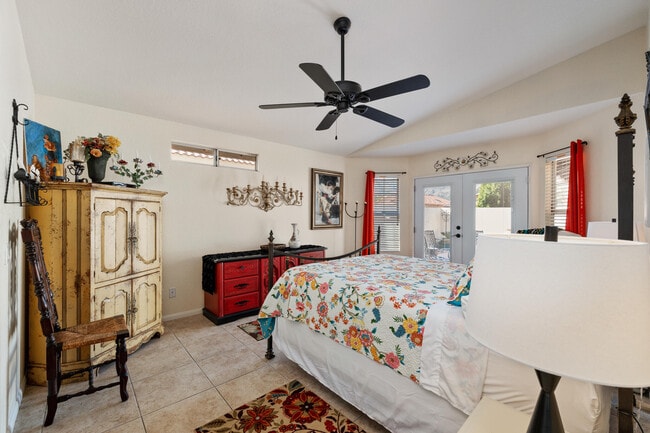Building Photo - 53390 Avenida Navarro