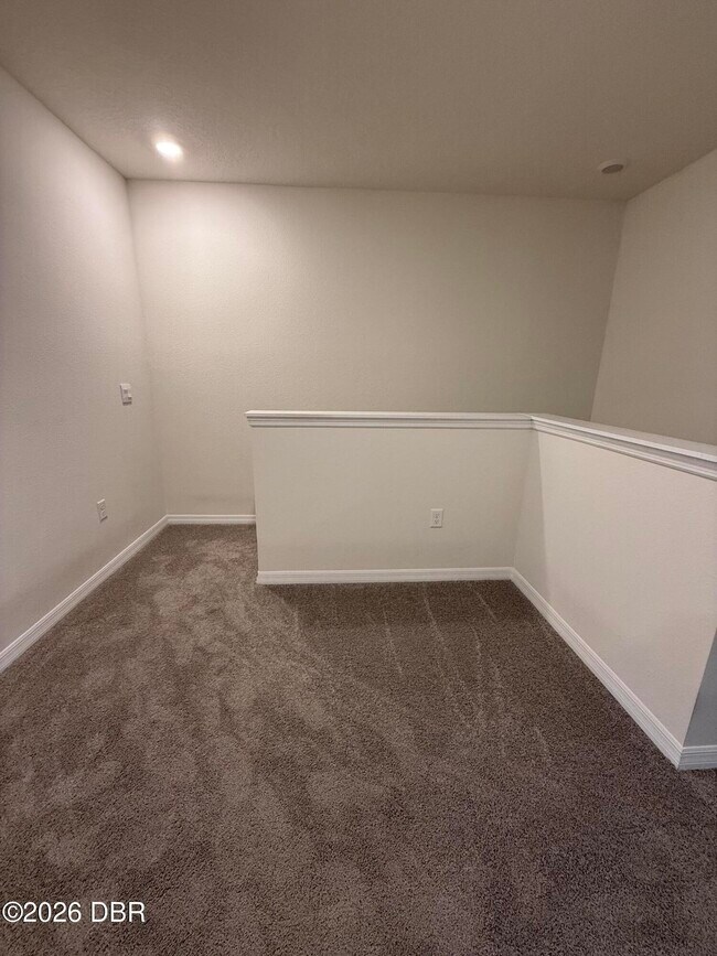 Building Photo - 2733 Silver Canoe Dr