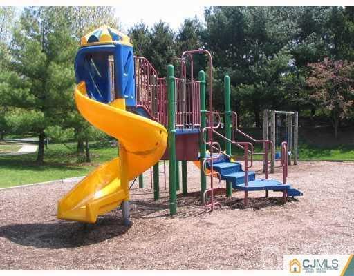 Building Photo - 31 Kingston Run