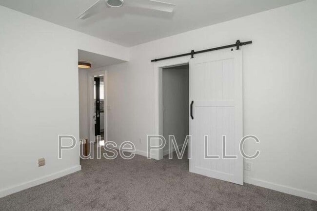 Building Photo - 2730 Dakota Ave