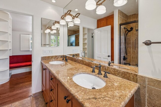 Building Photo - Mediterranean Beauty in Crescent Park – 5B...
