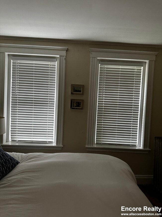 Building Photo - 110 Brainerd Rd