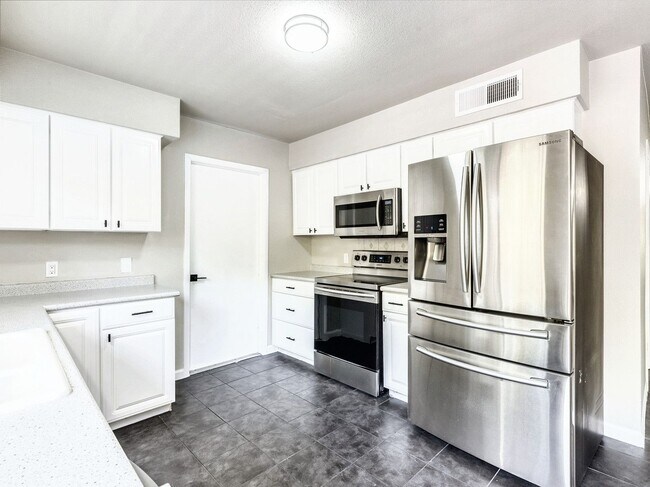 Building Photo - Contemporary 3/BR 1.5/BA Home with Updated...