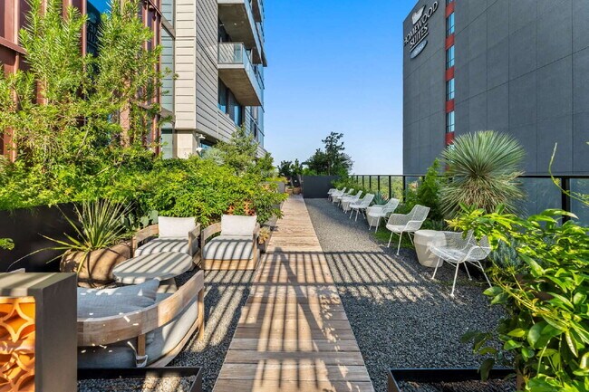 Building Photo - Luxury Condo with Skyline Views