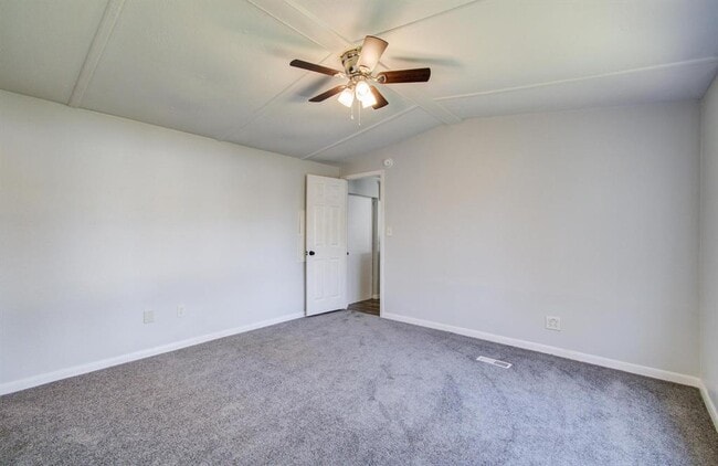 Building Photo - 13419 Commander Cir